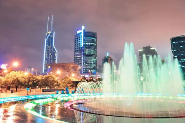 Где провести новогодние каникулы в Москве: катки, лыжи и прогулки