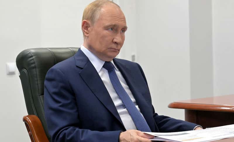 Путин отменил ежегодные декларации доходов для чиновников